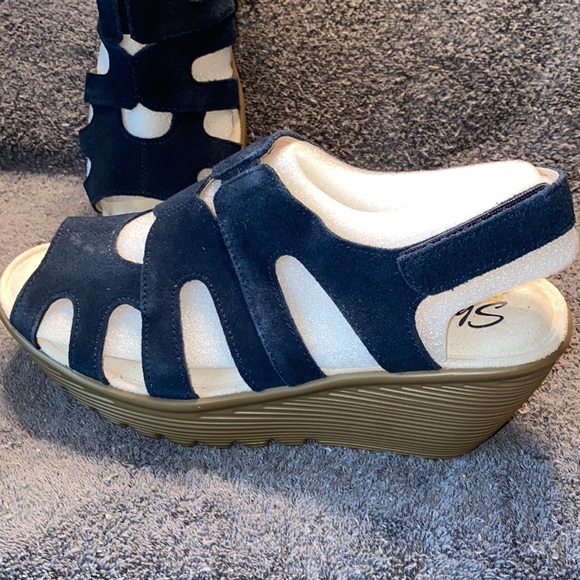 NWOT Ladies Skechers Sandal Never Worn Size 6 W - Picture 5 of 10